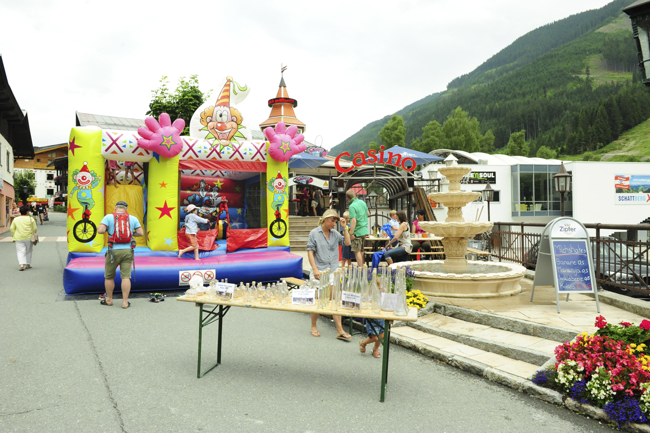 Hüpfburg